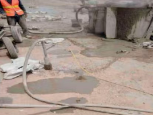 乐昌水泥混凝土路面板底注浆技术 路面脱空注浆整治方案